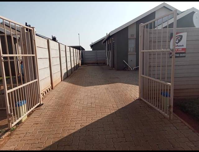 2 BEDROOM HOUSE FOR SALE IN SKY CITY